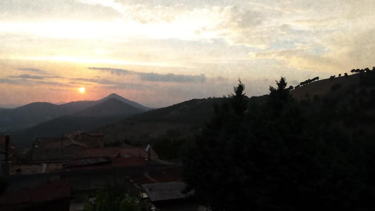 La Pietra D'Argento Acomodação com café da manhã Caserta Vecchia Exterior foto